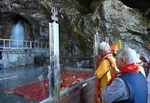 LG Manoj Sinha Performs 'Pratham Puja' To Mark Ceremonial Start Of Amarnath Yatra