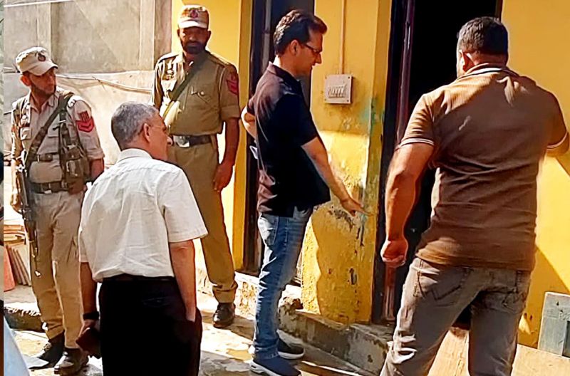 DC Doda suspends JE, electrician over serious lapses