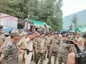 Amarnath Yatra | CISF DG Stresses High Vigilance During Pahalgam Security Review