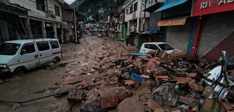 LG Sinha asks Doda admin to ensure immediate relief for flash flood-affected families