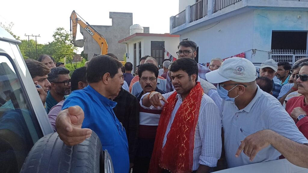 JMC Commissioner Reviews Civic Infrastructure in Ward 61, Orders Immediate Measures to Address Public Grievances