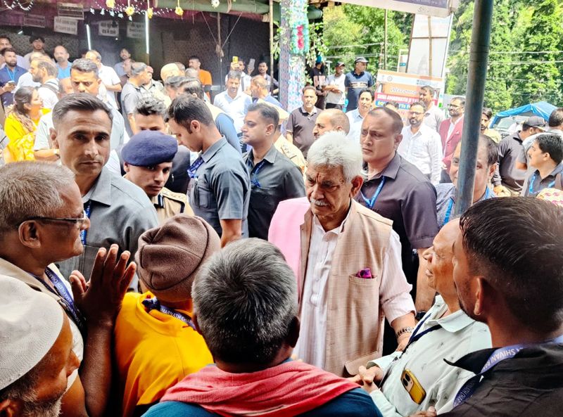 LG urges unregistered Yatris to wait for their turn