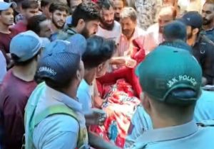 Cong leader found dead in local hotel