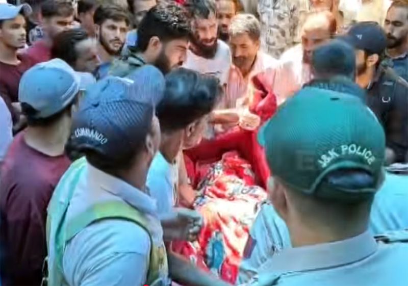 Cong leader found dead in local hotel