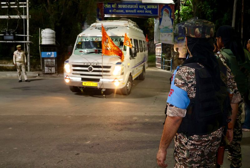 Amarnath Yatra: Second Batch Of Over 3800 Pilgrims Leave Jammu For Twin Base Camps In Kashmir