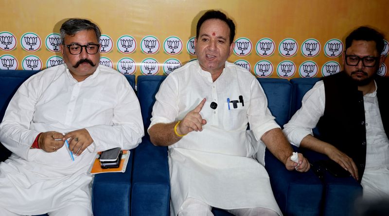 NC’s Delhi Protest An ‘Eye Wash’; What Happened To Statehood Signature Campaign, Asks LoP Sunil Sharma