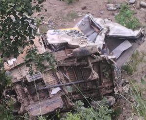 Vehicle Plunges Into Gorge; 2 Killed, 5 Injured