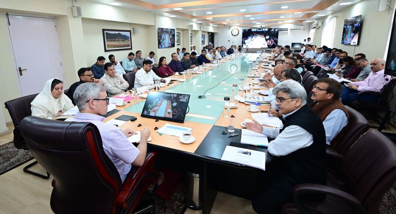 CM Omar Directs Departments To Accelerate CAPEX Expenditure, Ensure Timely Utilization Of Funds