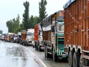 Fresh Landslide Leaves 1700 Trucks Stranded On Jammu-Srinagar NH; Doda Bridge Closed
