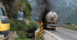 LPG Tanker’s Tyre Catches Fire On J&K Highway In Ramban; No Casualties