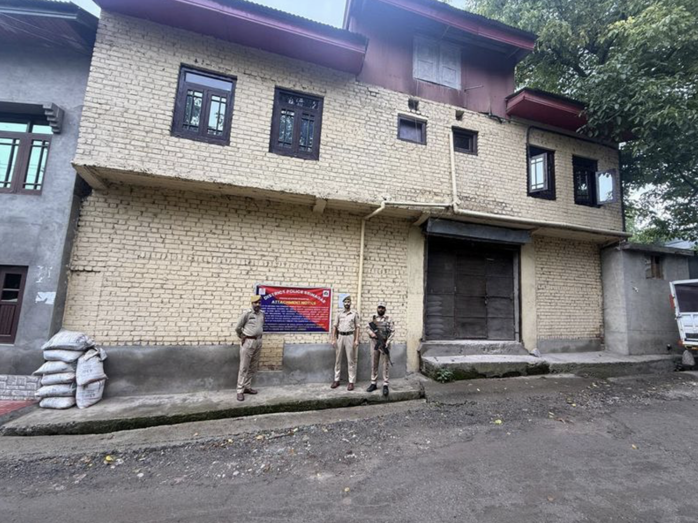 Srinagar Police Attaches ₹4 Crore Property Of Alleged Drug Peddler In Budgam Under NDPS Act