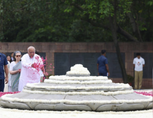 The Congress on Thursday paid rich tributes to former prime minister Rajiv Gandhi on his 82nd birth anniversary, with party chief Mallikarjun Kharge