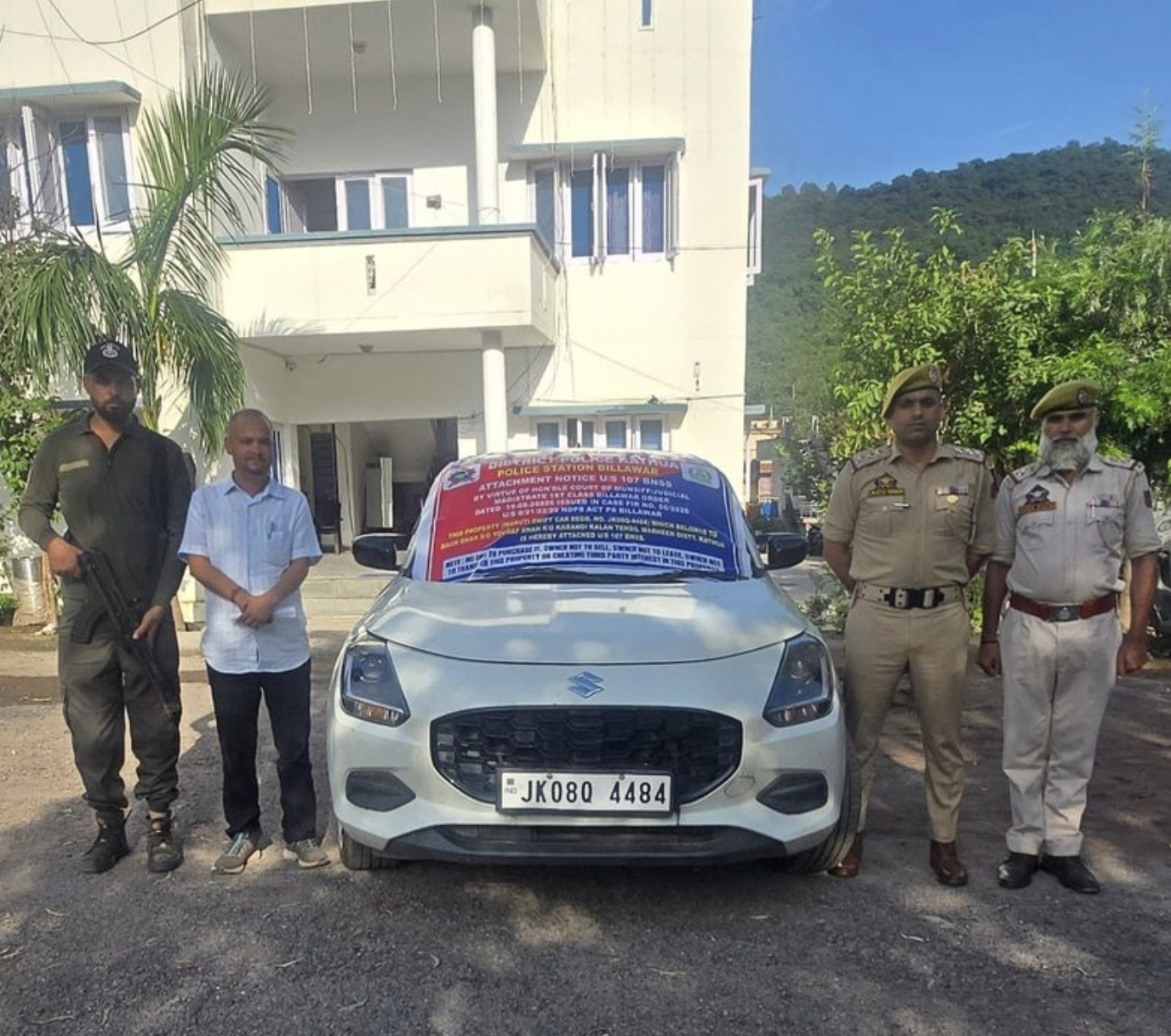 J&K Police Attaches Vehicle Of Drug Smuggler In Kathua