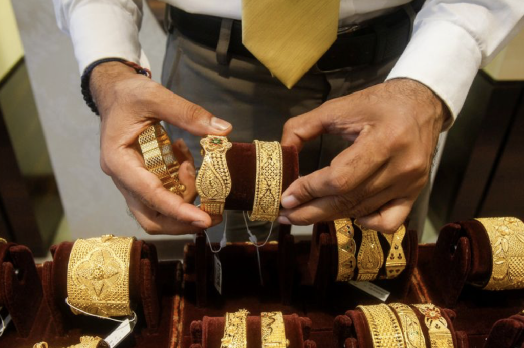 Gold Futures Rise To Rs 1.62 Lakh/10 Gm On Firm Spot Demand