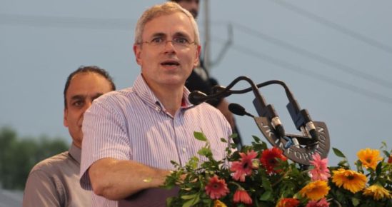 CM Abdullah Congratulates J&K Artisans On National Handloom Award