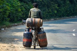 19-Kg Commercial LPG Cylinder Price Dropped By Rs 202 In Delhi, Rs 209 In Kolkata
