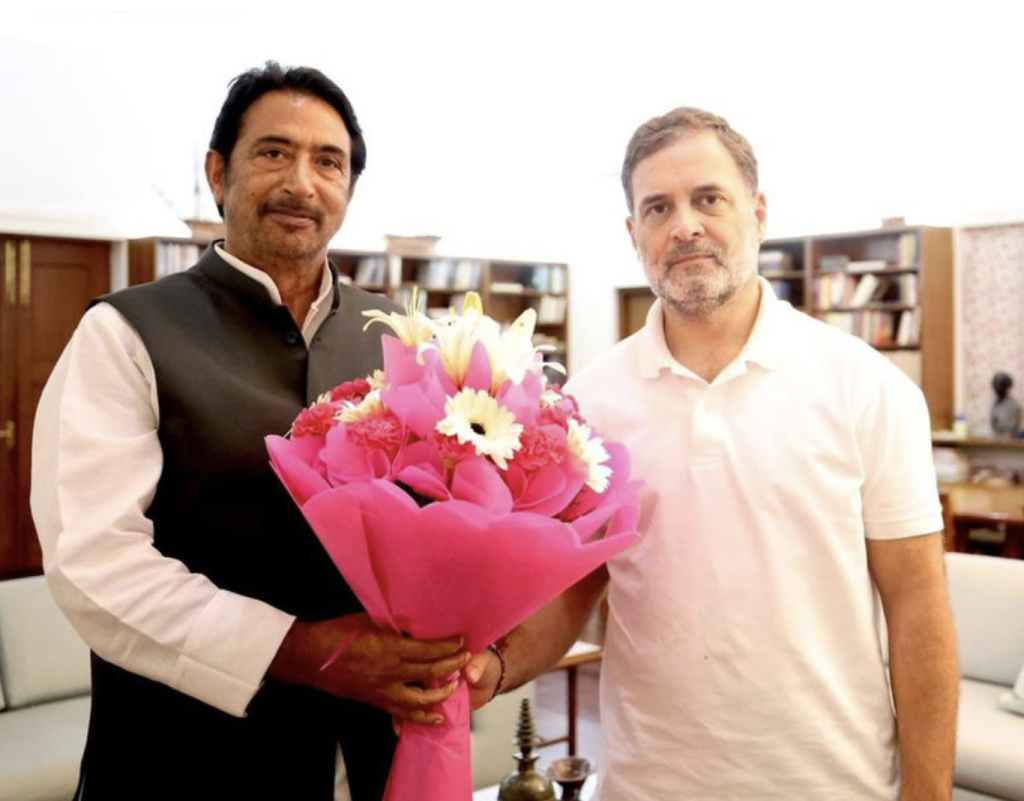 Mir calls on Rahul Gandhi