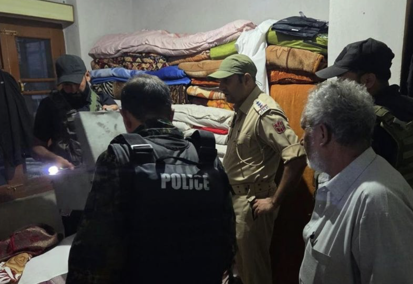 Police In Anantnag Launch CASO At 20 Locations In Waghama, 13 Suspected Drug Peddlers Picked Up