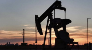 Oil prices above USD 108 raise concerns over rupee, inflation, margins; experts see risk-off start
