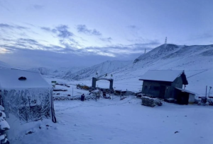 Season’s First Snowfall Closes Mughal Road; Machil, Gulmarg, Other Higher Reaches Receive Snow