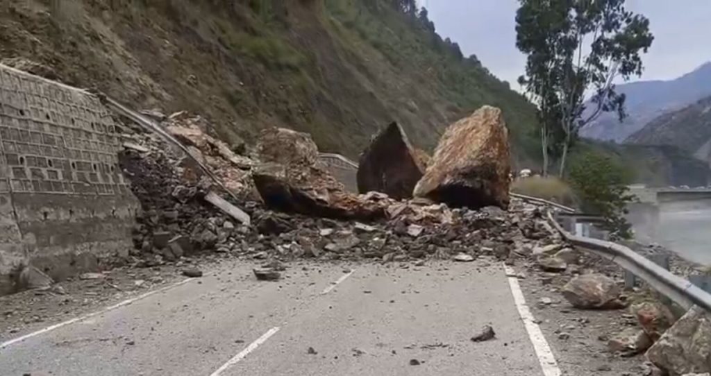 Landslide, Boulders Block Traffic Near Karol; Clearance Work Underway On Jammu-Srinagar Highway