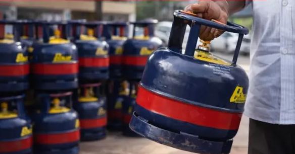 Petroleum Ministry doubles allocation of 5 kg LPG cylinders for migrant labourers