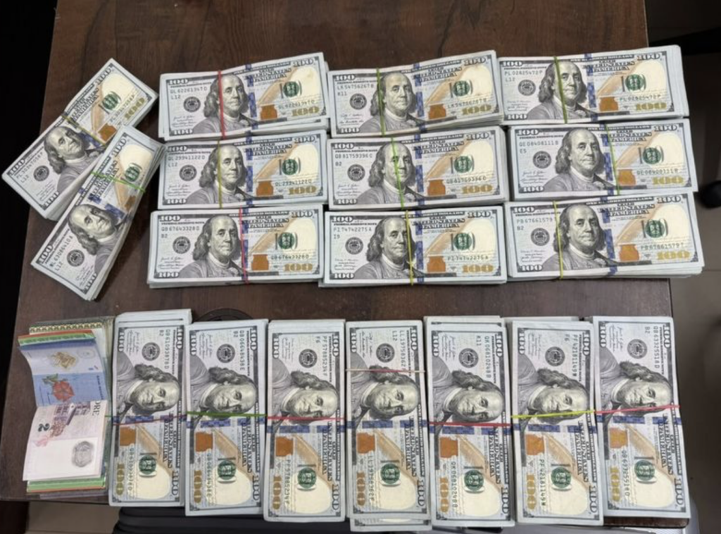 DRI Seizes Foreign Currency Worth Rs 1.56 Cr At Hyderabad Airport, Arrests Two
