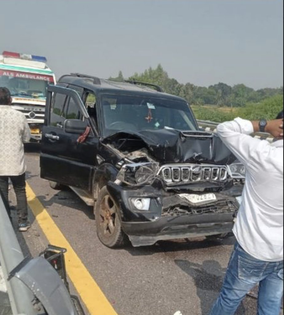 Rahul Gandhi’s Convoy Involved In Minor Collision On Purvanchal Expressway; Cong Leader Safe