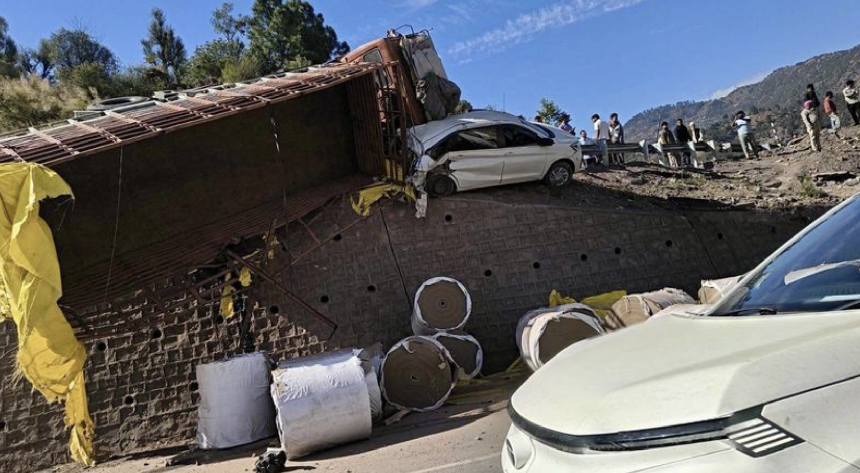 Four Injured In Multi-Vehicle Collision On NH-44 In J&K’s Ramban